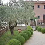 In Near Golf Course * Πούλα