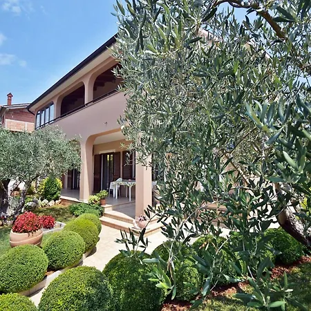 In Near Golf Course Apartmán Pula