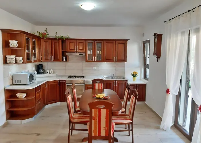 Apartmán In Near Golf Course Pula