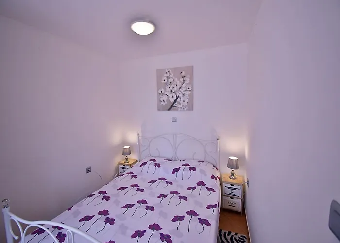 In Near Golf Course Apartman Póla