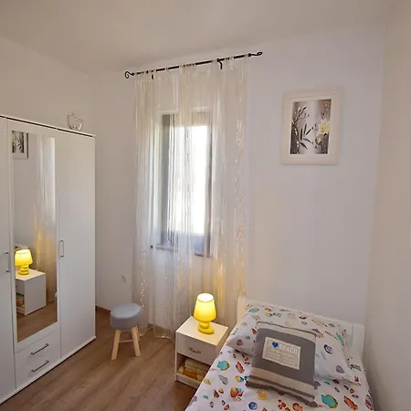 Apartment In Near Golf Course