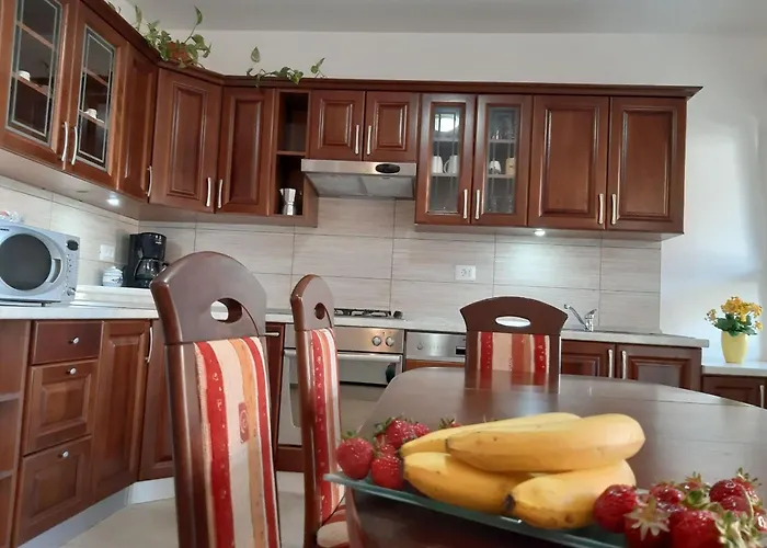 In Near Golf Course Apartman *