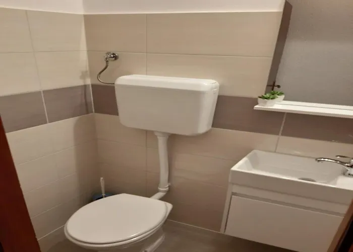 In Near Golf Course Apartman *