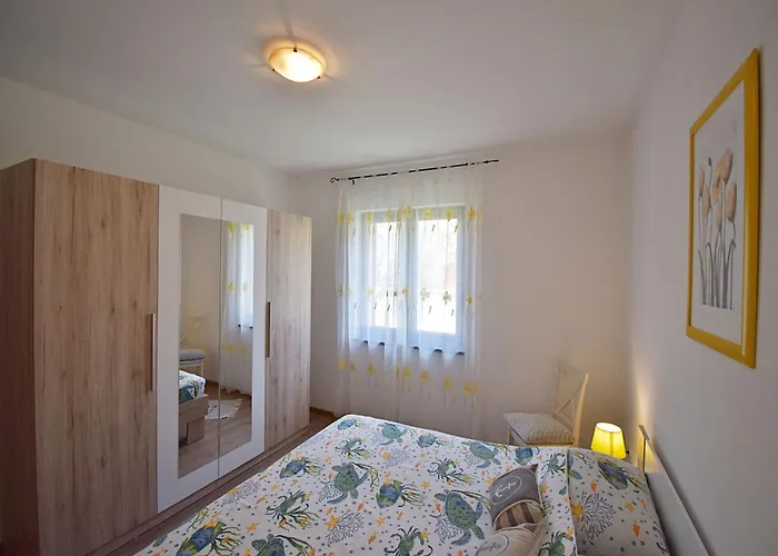 Apartment In Near Golf Course Pula
