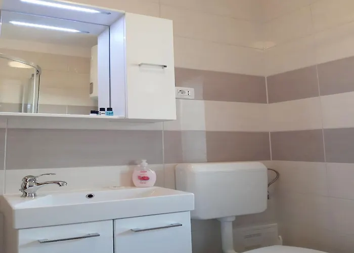 Apartment In Near Golf Course Pula