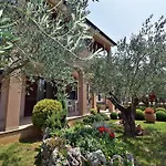 In Near Golf Course Lejlighed